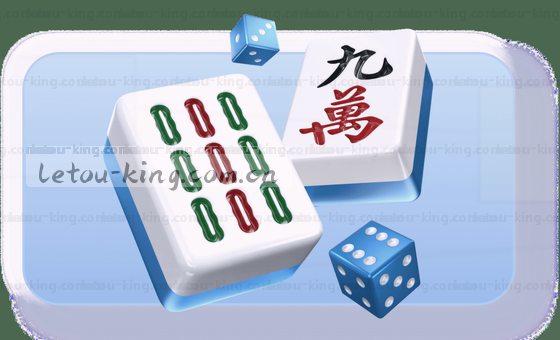 翻开卡片，指尖触碰磨砂封面，感受微微凸起的纹路。